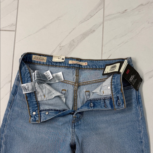 Levi's Wedgie Straight Women's Jeans 28x26 - Picture 2 of 6